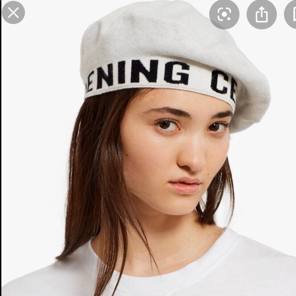 Opening ceremony beret